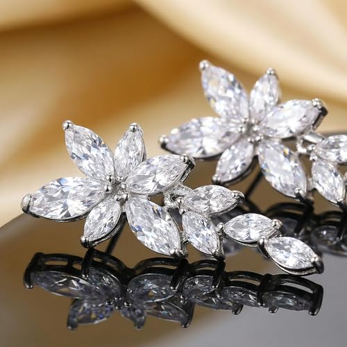 1 Pair Clip on Earrings for Women, Ear Crawler Earrings, Non-Piercing Ear Cuff Earrings for Women, Lightweight Womens Clip on Earrings silver tone